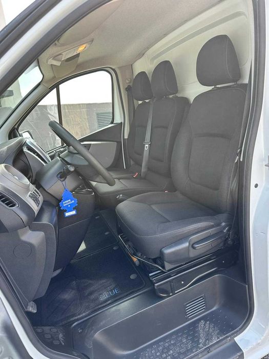 Renault Trafic 1.6DCI | 3 Lugares | 2017