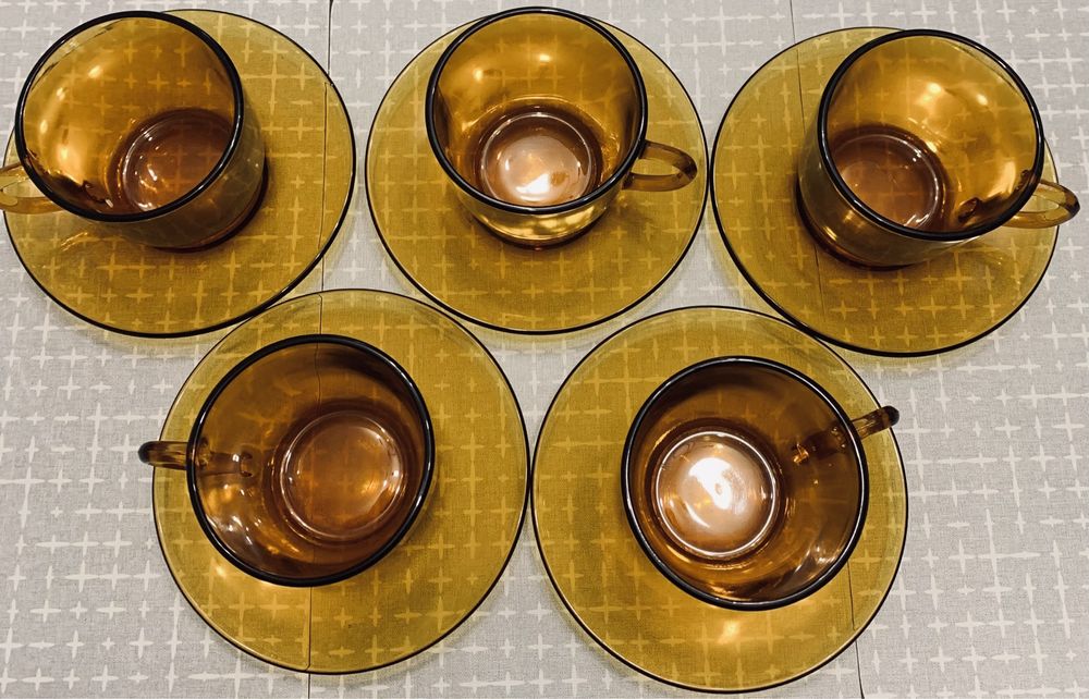 Продам чашку с блюдцем из цветного стекла