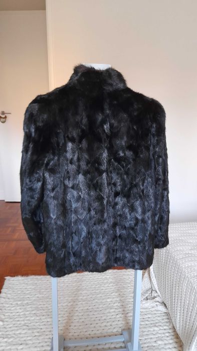 Casaco curto de vison preto