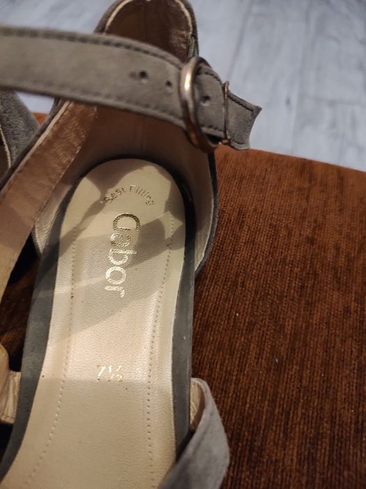 Sandały damskie zamszowe