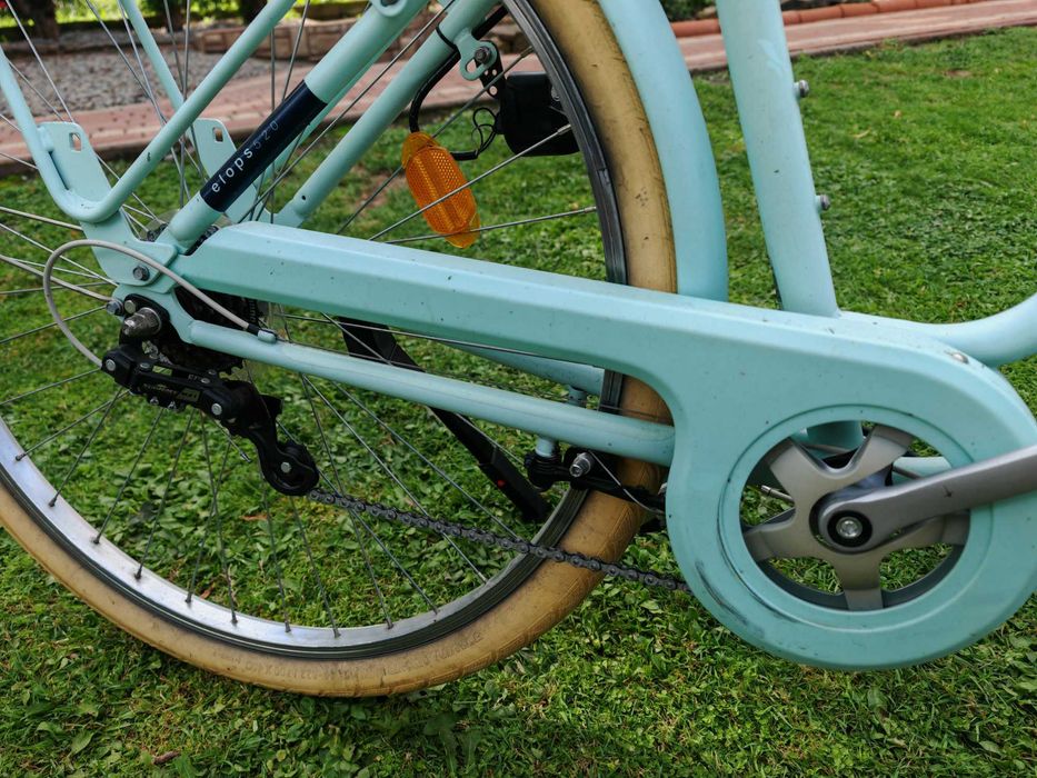 rower damski B"TWIN  bardzo ładny