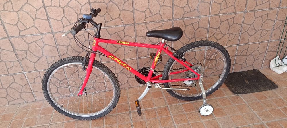 Bicicleta de criança  vermelha