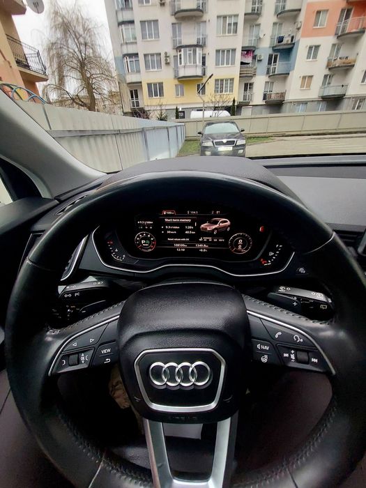 AUDI Q5  Premium  plus  2.0  2018