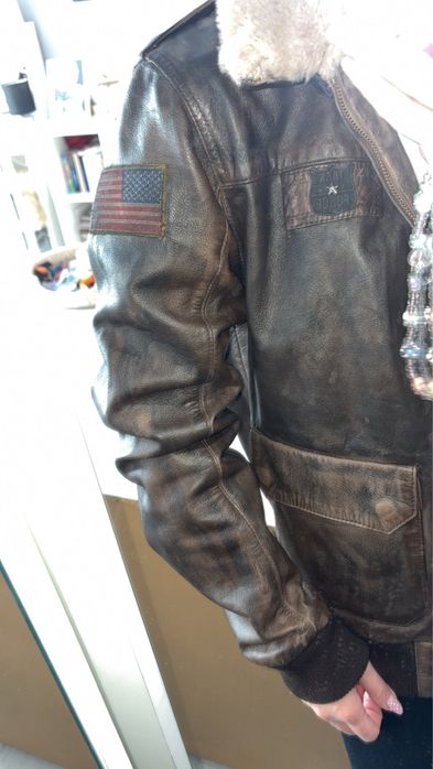 Kurtka w stylu pilotka