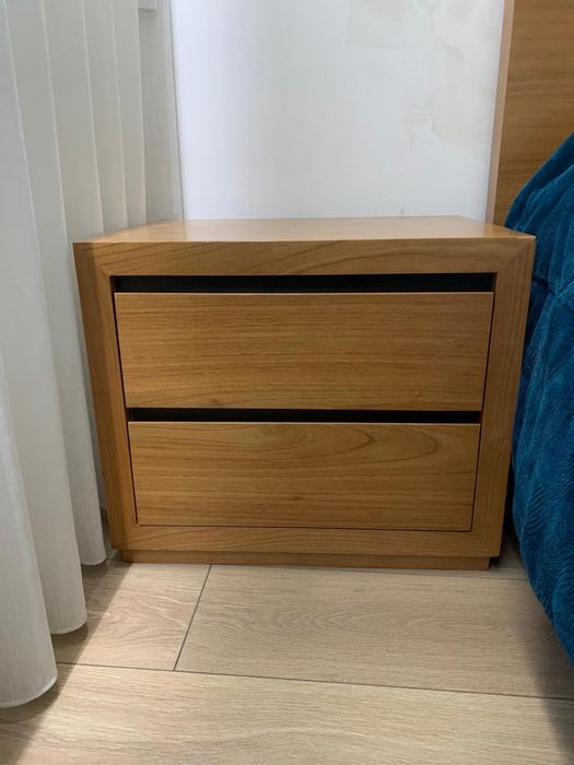 Cama de casal + mesinhas de cabeceira