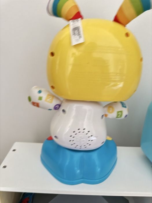 Boneco robot musical fisher price
