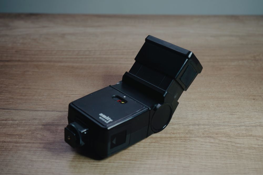 Lampa Błyskowa Amity 820AZ