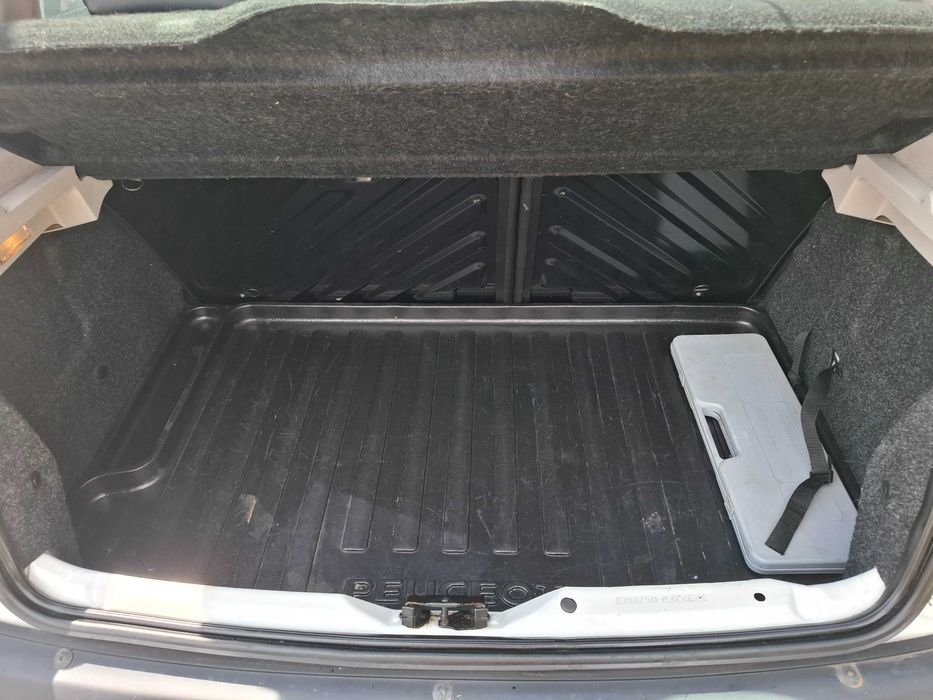 Peugeot 206 Gasolina Com A/C Estofos em Pele