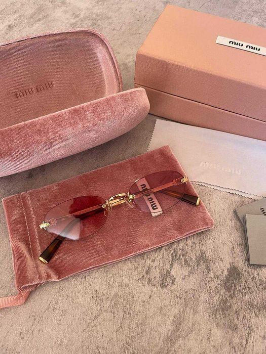 Óculos de Sol Miu Miu Rosa