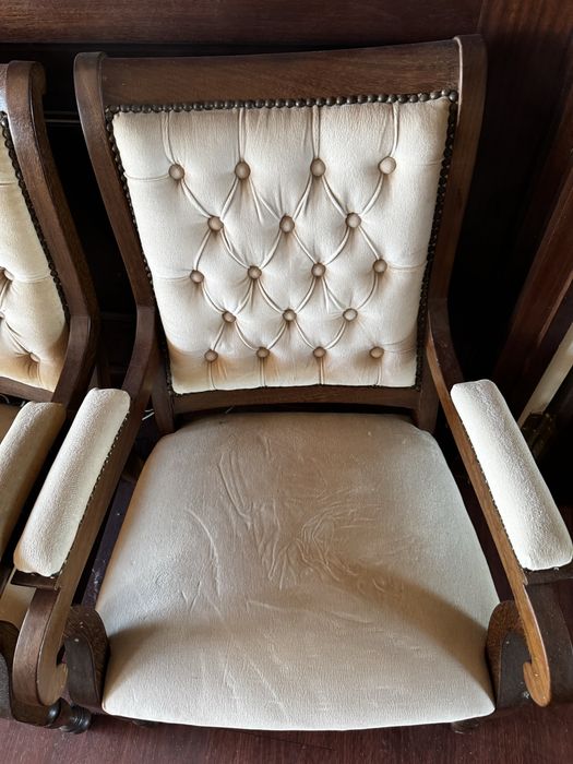 Cadeiras pequenas baixas muito confortaveis em otimo estado