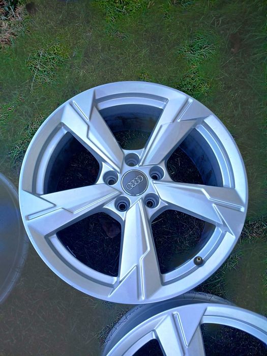 A1008. AUDI 8 x 18 ET 39 rozstaw 5x112