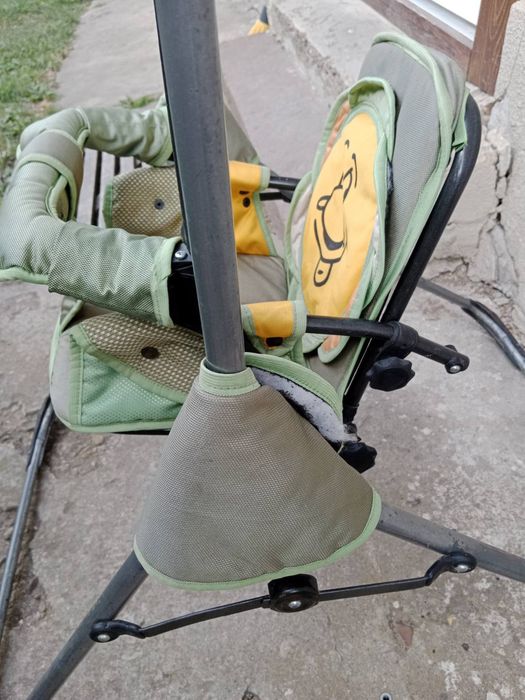 Дитяча гойдалка .