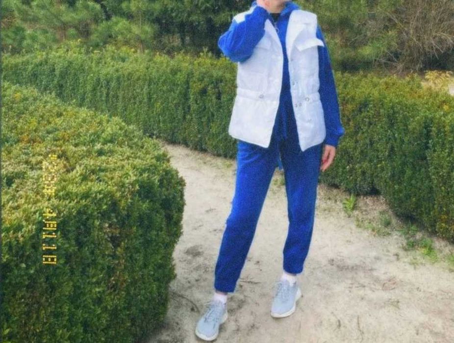 Продам синій костюм