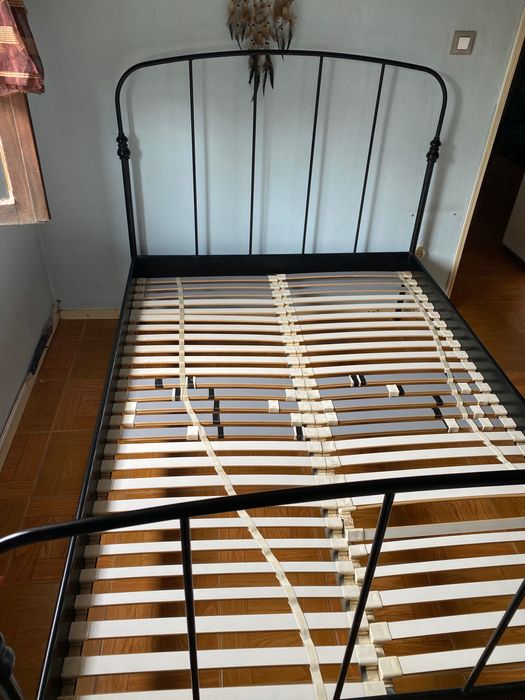 cama Ikea 140*200cm com estrado