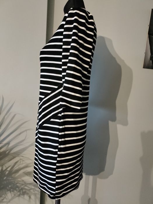 Reserved krótka sukienka w paski M 38