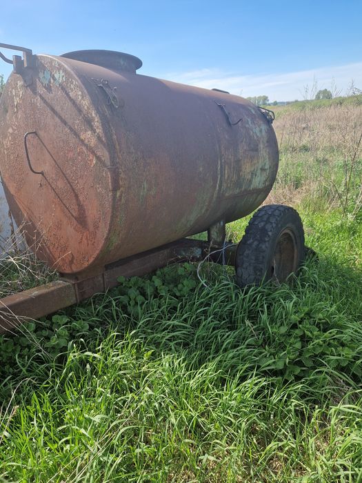 Бочка металева на колесах 3 куба