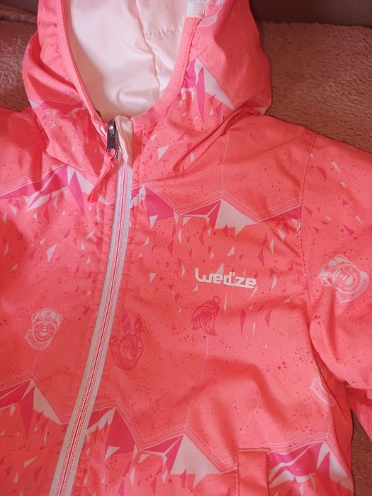 Теплая демисезонная курточка для девочки на 2-3 года