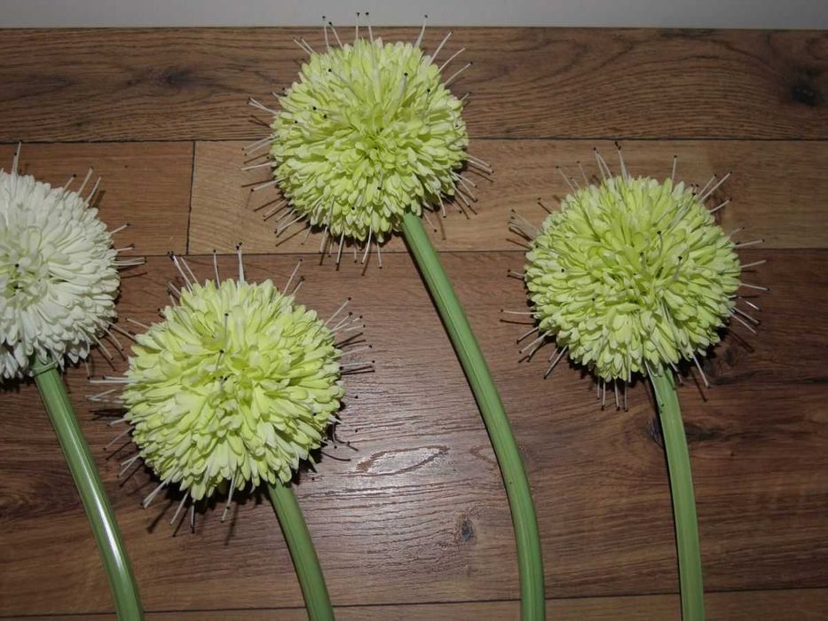 Przepiękne kwiaty sztuczne-czosnki-dł. 70 cm-5 szt.