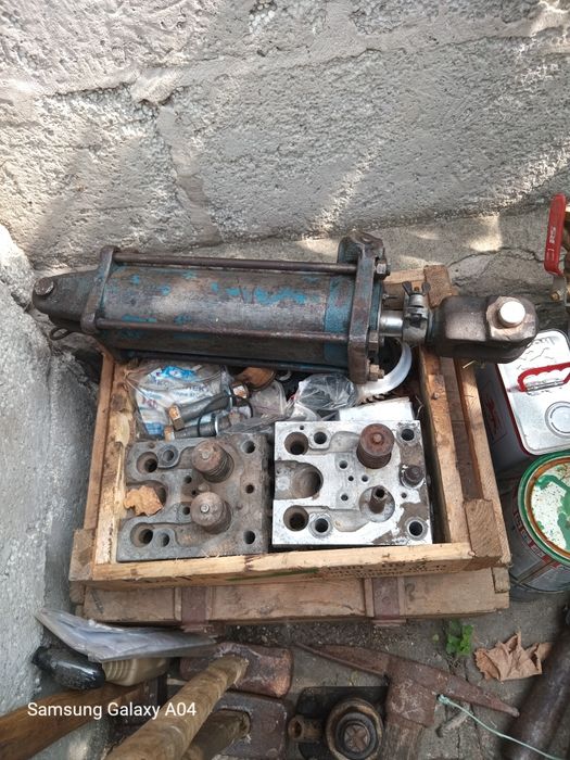 Трактор т40  на ходу в робоче стані