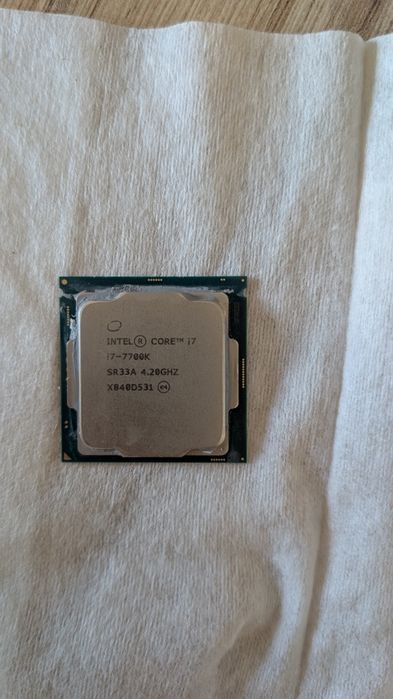 Процесор Intel Core i7-7700k