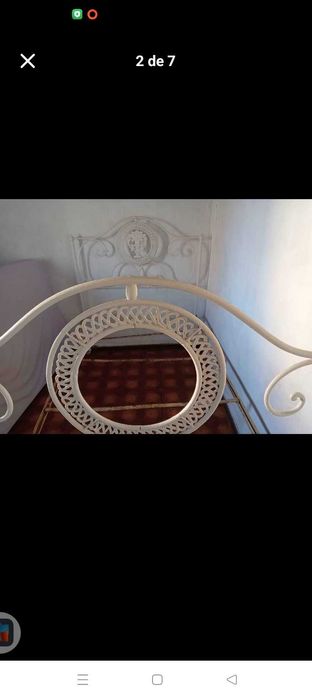 Cama de ferro antiga