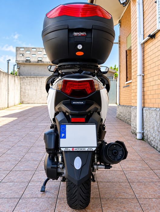 Honda Forza 125cc + Extras