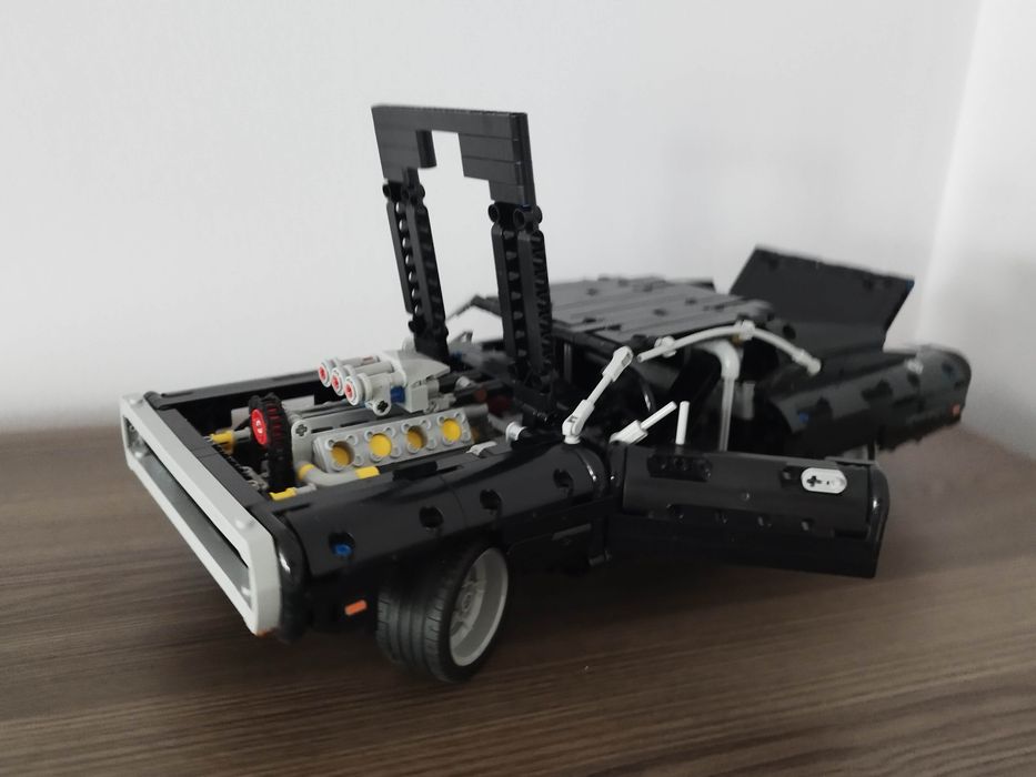 Lego Technic Dodge Charger (42111)