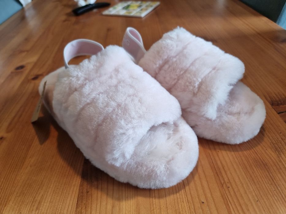 Kapcie Ugg pudrowy róz