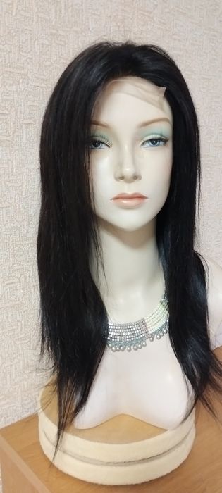 Парик (перука) из натуральных волос.