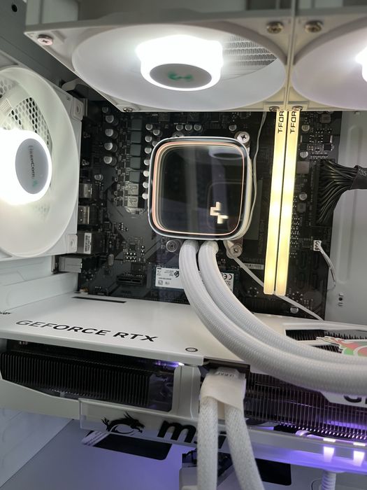 Gigabyte A620M S2H / материнська плата / AM5 / DDR5
