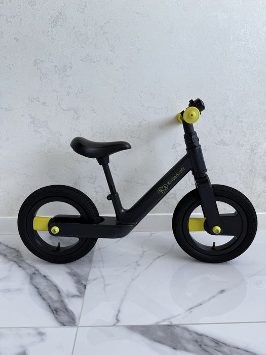 Біговел Kinderkraft Goswift