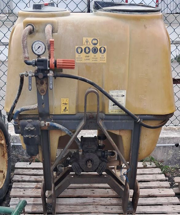 Pulverizador usado stagric 300 litros