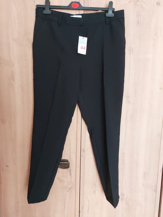 Czarne eleganckie spodnie