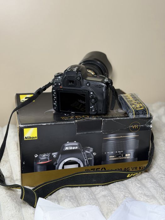 Камера Nikon D750