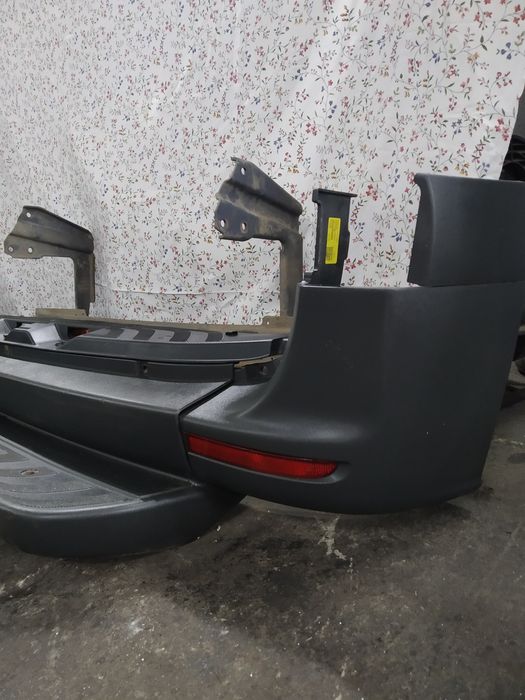 Zderzak tylny ze stopniem boczkami sprinter 907/910