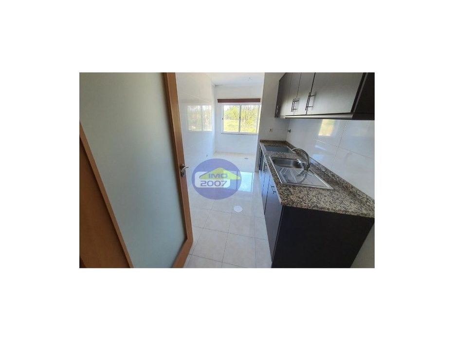 Apartamento T2 em Canelas