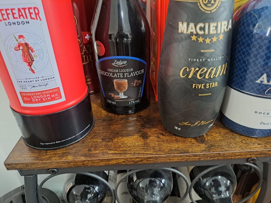 Garrafeira para sala