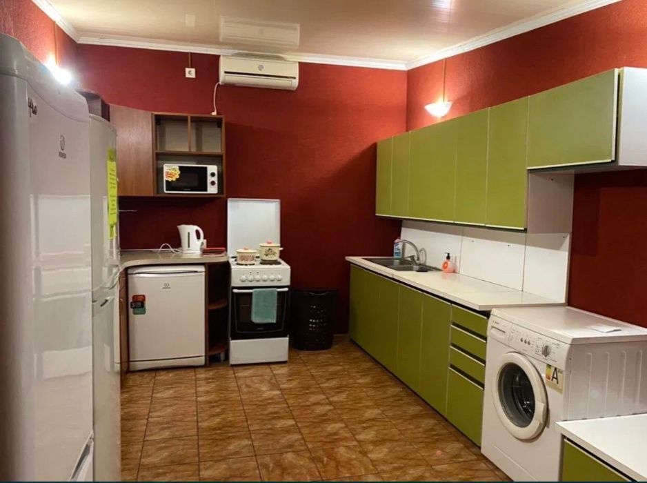 КРУТОЙ 4-х местный ХОСТЕЛ в СОЛОМЕНСКОМ районе по улице Протасов яр!