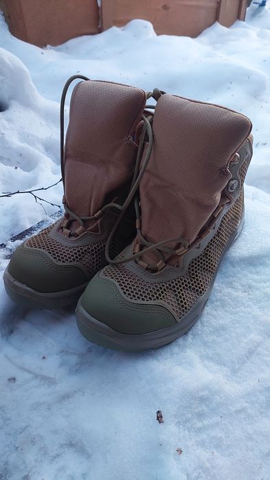 Продам нові ботинки