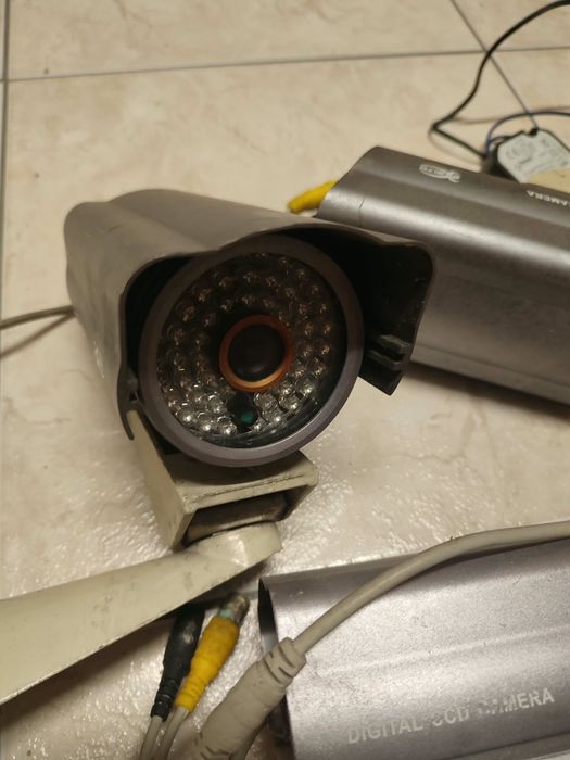 Zestaw kamer do monitoringu cctv e-alto xc-4201ir uchwyty 5 sztuk