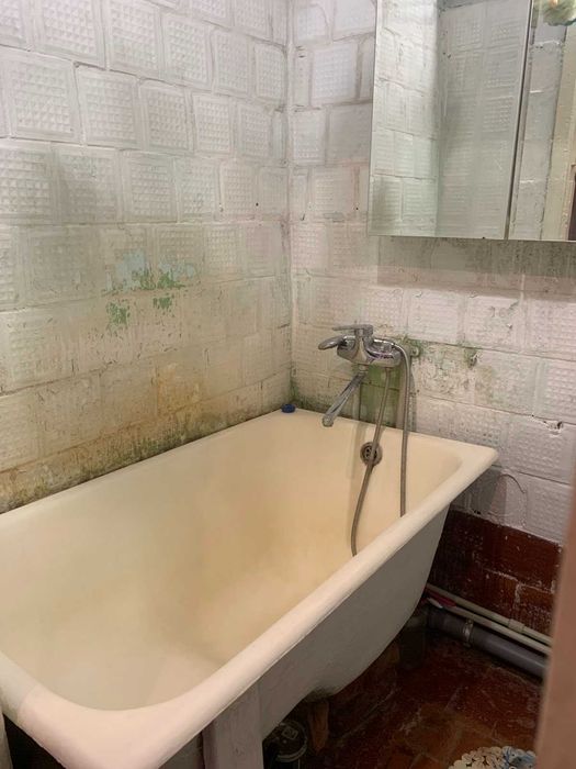 Продаж кімнати в гуртожитку 18 кв. м на Гречанах