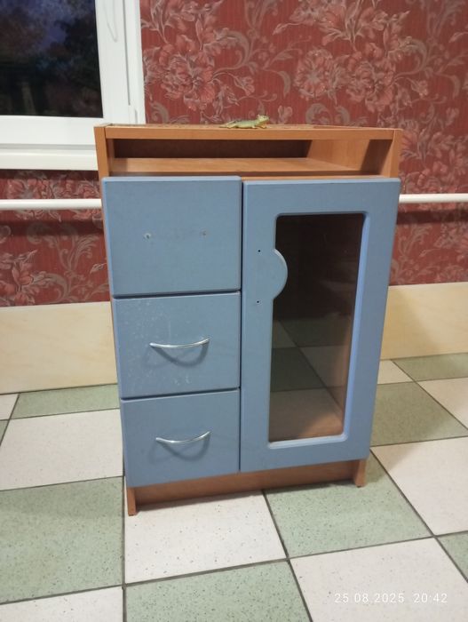 Комп'ютерний стіл