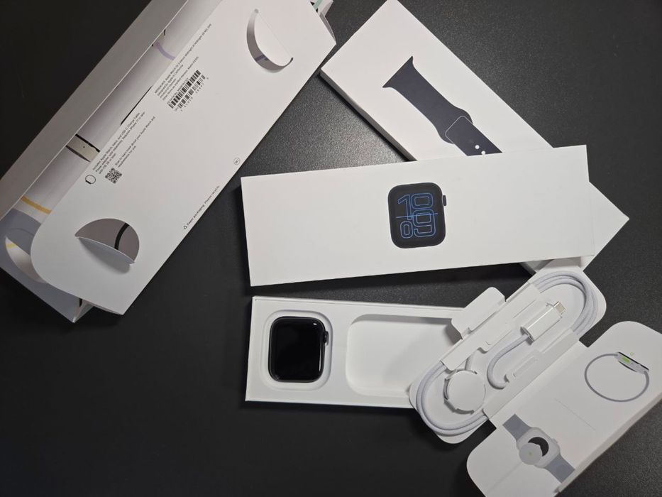 Apple Watch SE 3 44mm Midnight Aluminium M/L Open Box