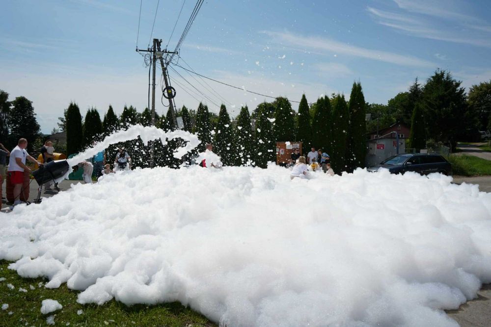 Wynajem zjeżdżalni dmuchanych/Piana Party/Krowa do dojenia