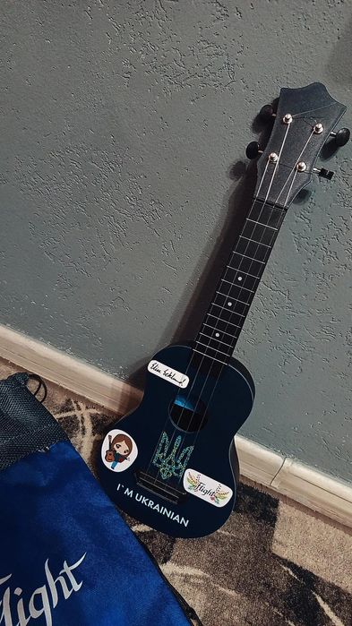 Гітару-укулєлє Flight