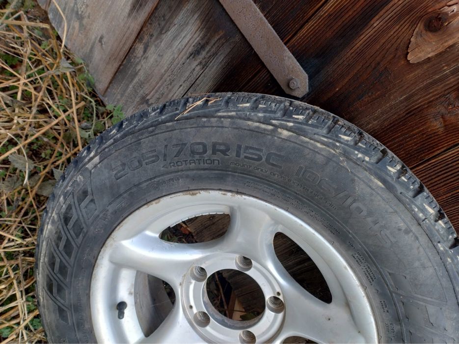 Koła suzuki 5x139.7 nokian wrc3 205 70 R15