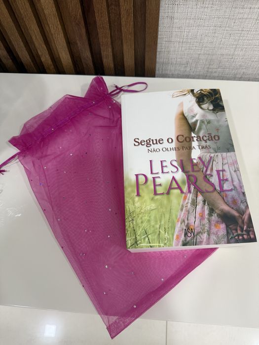 Livro Segue o Coração - Lesley Pearse