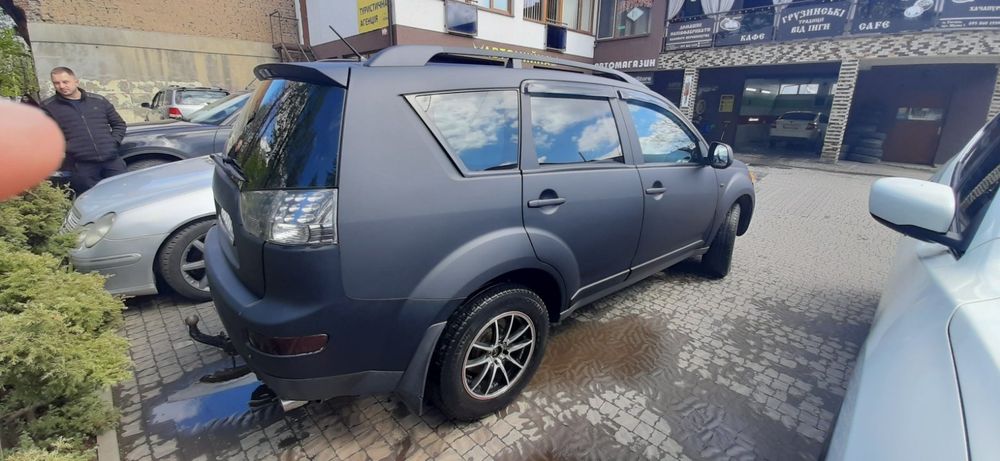 Mitsubishi outlander у дуже хорошому стані