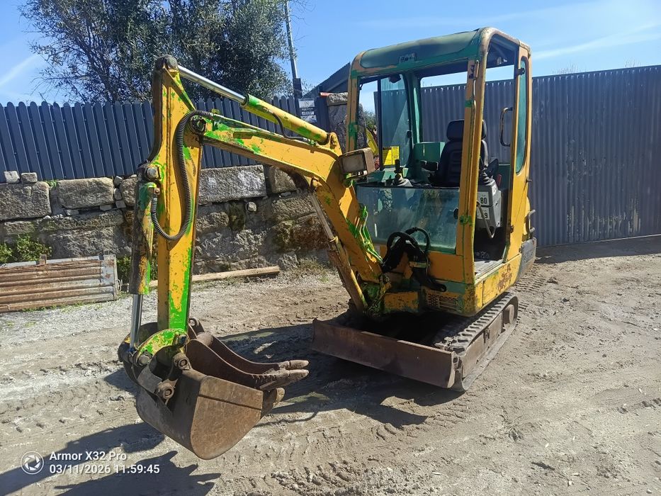 Mini giratória yanmar 1.7t