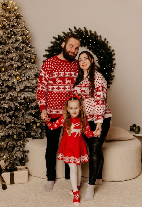 Новорічний светер з оленями